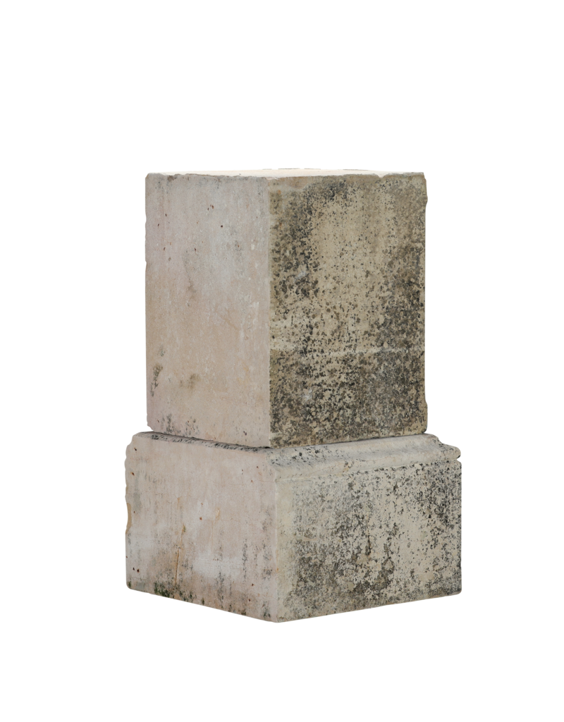 Maison Leon Van den Bogaert Auténtico Pedestal Francés de Piedra Caliza del Siglo XIX con Base Escultórica – Elemento Arquitectónico Antiguo