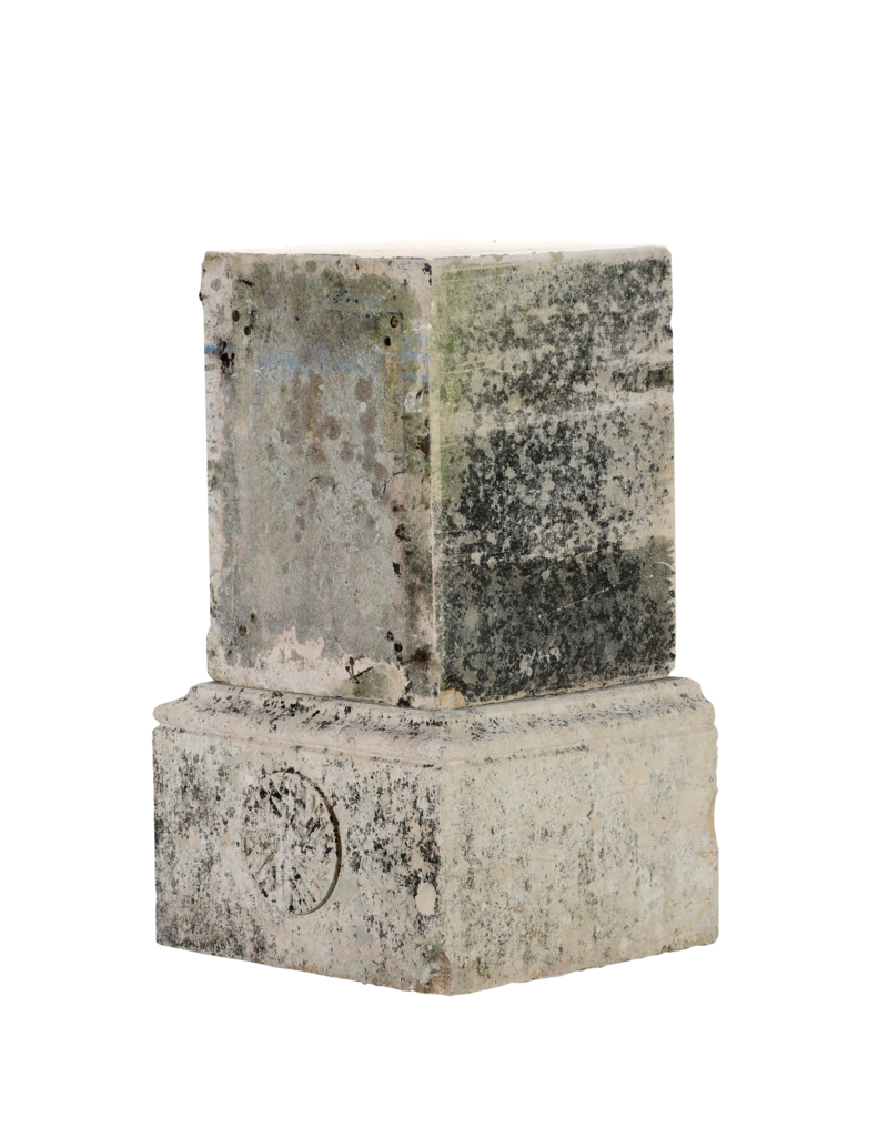 Maison Leon Van den Bogaert Auténtico Pedestal Francés de Piedra Caliza del Siglo XIX con Base Escultórica – Elemento Arquitectónico Antiguo