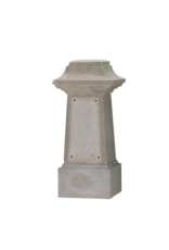 Maison Leon Van den Bogaert Authentieke 19e-Eeuwse Franse Stenen Sokkel – Sculpturale Sokkel met Obelisk-Vormig Centrum voor Kunst, Tuin & Tijdloze Interieurs