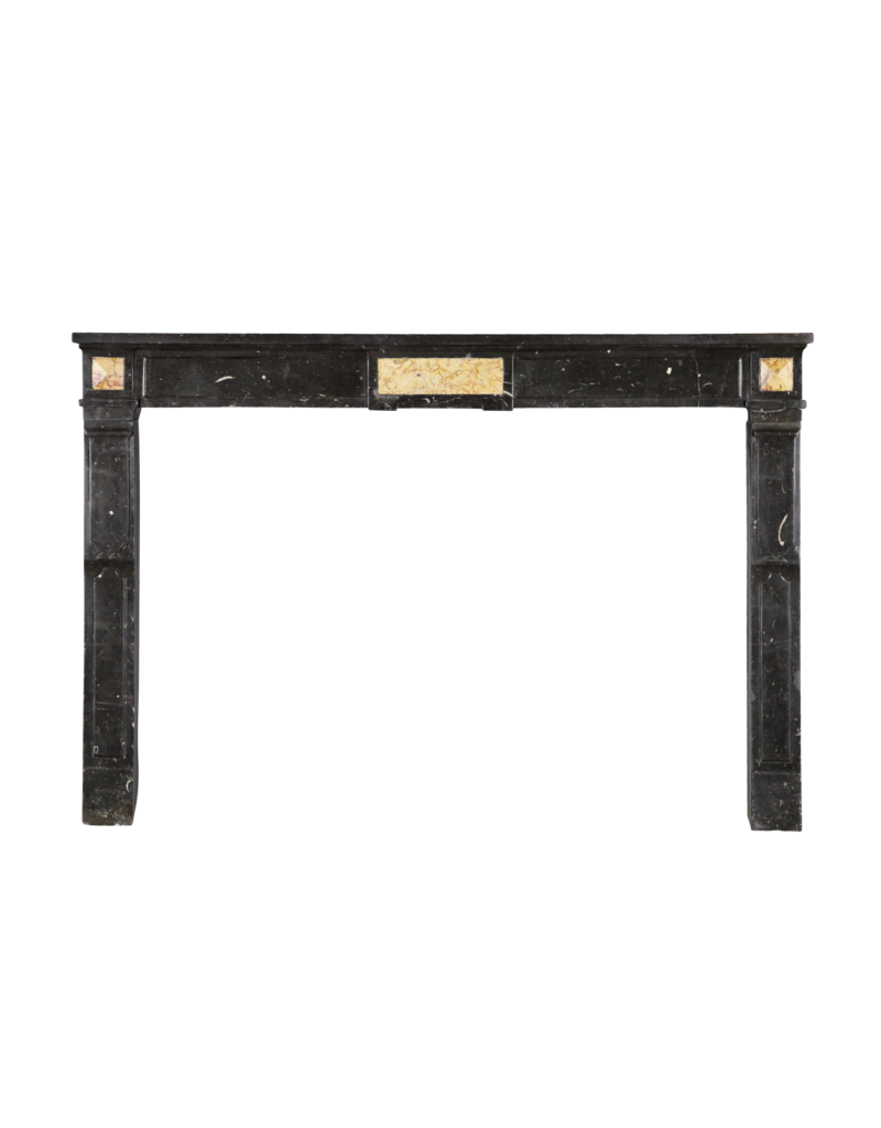 18e-Eeuwse Schouw In Zwarte Steen Met Inlegwerk