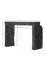 Maison Leon Van den Bogaert Cheminée authentique Henri II de la région du Beaujolais à veines dorées