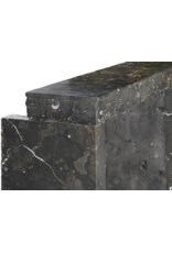 Maison Leon Van den Bogaert Cheminée authentique Henri II de la région du Beaujolais à veines dorées