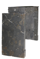 Maison Leon Van den Bogaert Laat-16e-Eeuwse Fossiel Stenen Schouw uit de Beaujolais met Gouden Aders