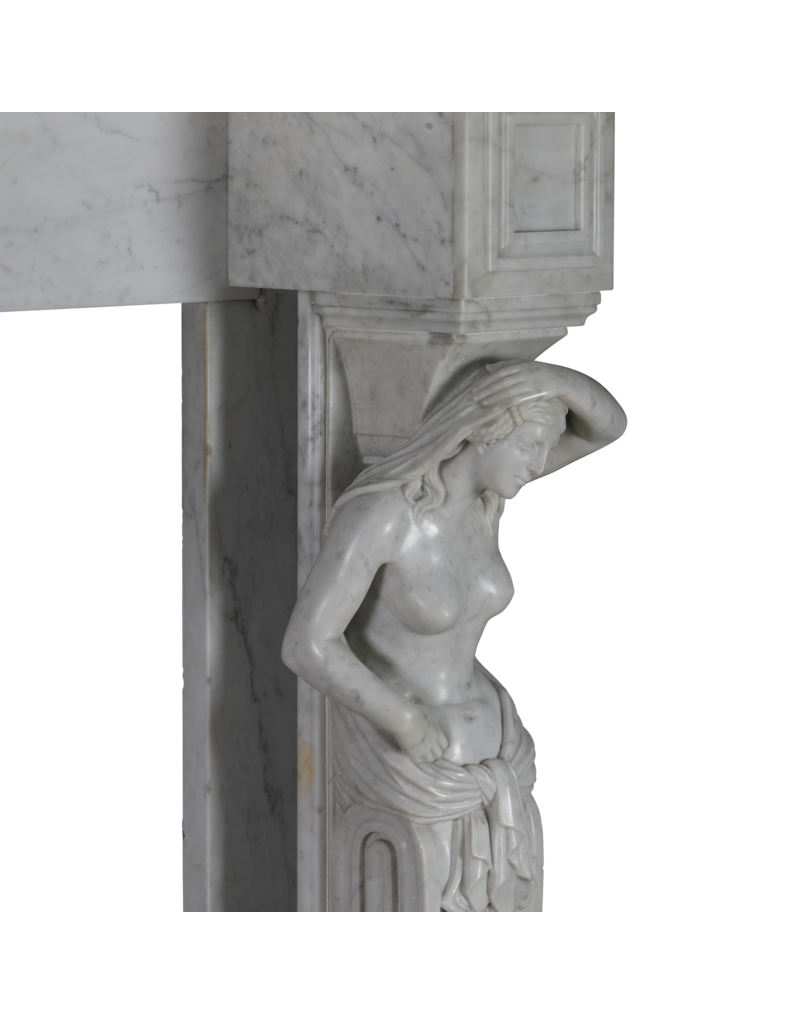 Maison Leon Van den Bogaert Monumentale Neo-Classieke Schouw met Figuratieve Caryatiden in Wit Marmer – Architecturaal Meesterwerk