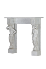 Private-Collection Monumentale Neo-Classieke Schouw met Figuratieve Caryatiden in Wit Marmer – Architecturaal Meesterwerk