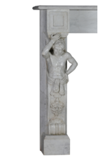 Private-Collection Monumentale Neo-Classieke Schouw met Figuratieve Caryatiden in Wit Marmer – Architecturaal Meesterwerk
