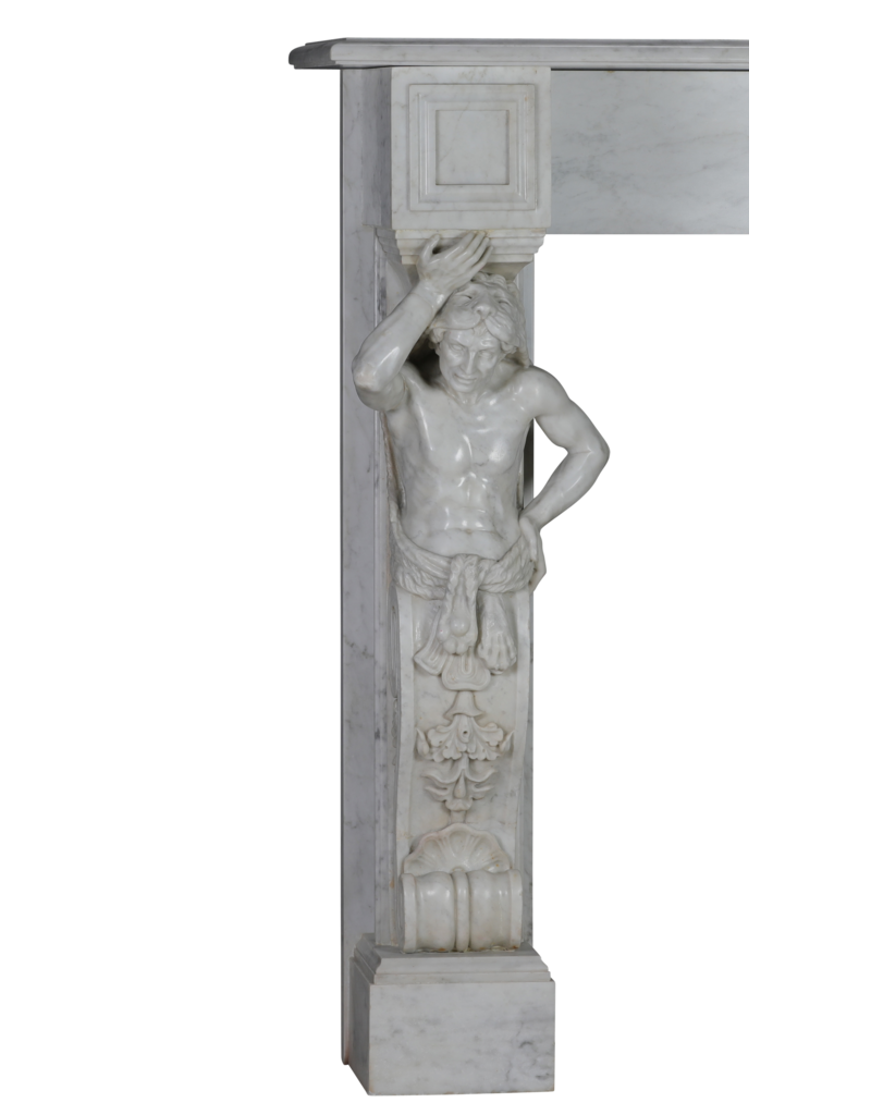 Private-Collection Monumentale Neo-Classieke Schouw met Figuratieve Caryatiden in Wit Marmer – Architecturaal Meesterwerk