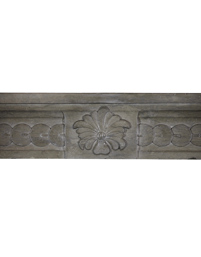 Maison Leon Van den Bogaert Französischer Statement-Kamin aus grünem Stein