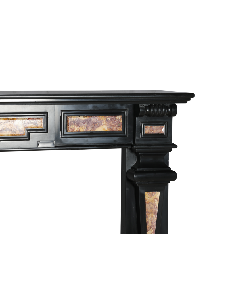 Maison Leon Van den Bogaert Kaminumrandung aus dem 19. Jahrhundert in Schwarzem Belgischem Marmor mit Spanischen Brocatelle Marmor Einlagen