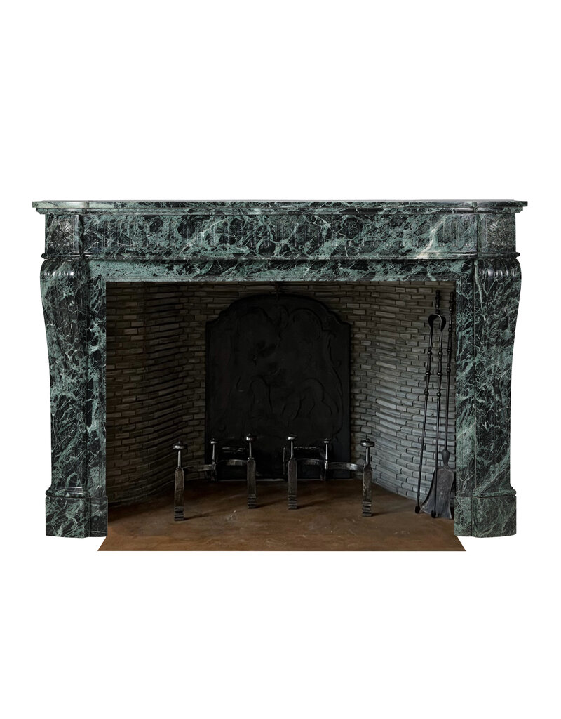 Authentique Cheminée Haussmannienne en Marbre Vert du XIXe Siècle – Style Louis XVI avec Fronton Galbé et Tablette Sculpturale