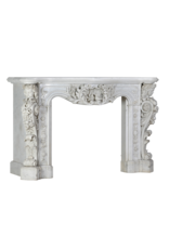 Excepcional Chimenea Napoleon III del Siglo XIX en Mármol de Carrara con Bustos Esculpidos, Guirnaldas Florales y Palomas Simbólicas – Obra Maestra Second Empire