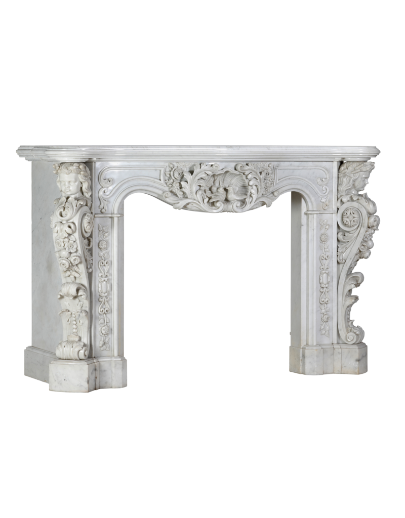 Excepcional Chimenea Napoleon III del Siglo XIX en Mármol de Carrara con Bustos Esculpidos, Guirnaldas Florales y Palomas Simbólicas – Obra Maestra Second Empire