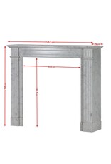 Elegante Chimenea Louis XVI del Siglo XIX en Mármol de Carrara con Columnas Acanaladas