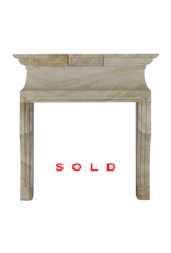 Moldura de Chimenea Francesa en Piedra Louis XIV (Siglo XX) – Diseño Escultural Minimalista para Vida de Lujo | Pieza Arquitectónica Auténtica