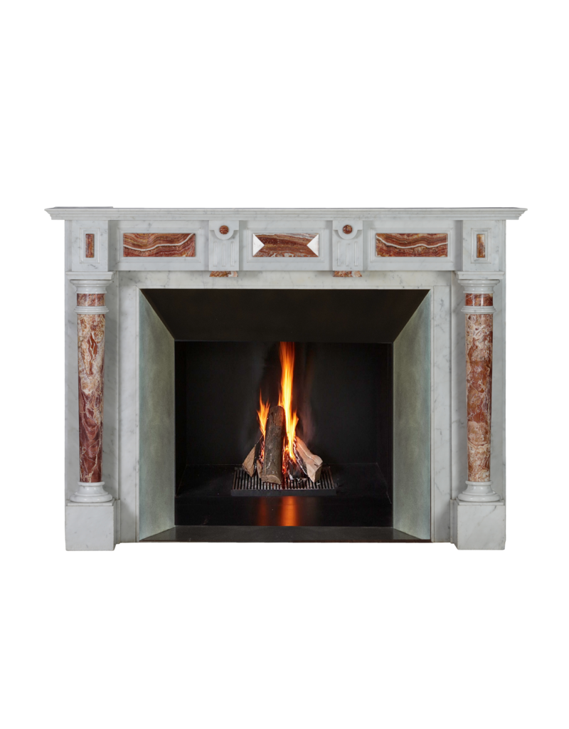 Exclusieve 19e Eeuwse Witte Marmeren Schouw met Perzisch Rood Onyx Zuilen – Luxe Antieke Sierschouw