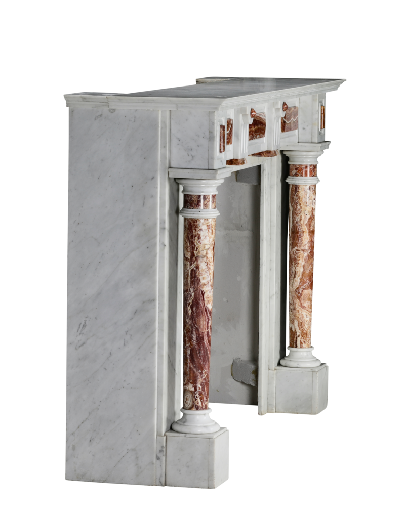 Exclusieve 19e Eeuwse Witte Marmeren Schouw met Perzisch Rood Onyx Zuilen – Luxe Antieke Sierschouw
