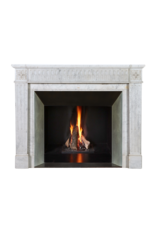 Maison Leon Van den Bogaert Superbe Cheminée Haussmannienne XIXe Siècle Style Louis XVI en Marbre Blanc de Carrare – Élégance Française Intemporelle