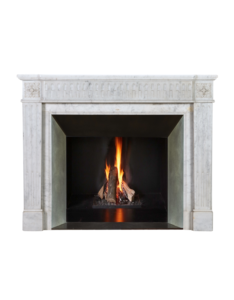 Maison Leon Van den Bogaert Exceptional 19th Century Louis XVI Style Antique Fireplace Mantel in White Carrara Marble – Elegant Haussmannian Chimneypiece