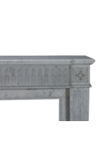 Maison Leon Van den Bogaert Exceptional 19th Century Louis XVI Style Antique Fireplace Mantel in White Carrara Marble – Elegant Haussmannian Chimneypiece