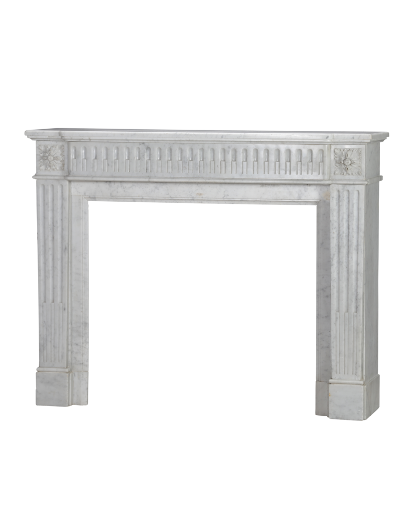 Maison Leon Van den Bogaert Exceptional 19th Century Louis XVI Style Antique Fireplace Mantel in White Carrara Marble – Elegant Haussmannian Chimneypiece