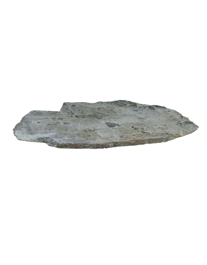 Seltenes Antikes Grünes Marmorfragment 119 x 77 cm – Naturstein Tisch Platte mit organischer Form und historischen Schnittspuren