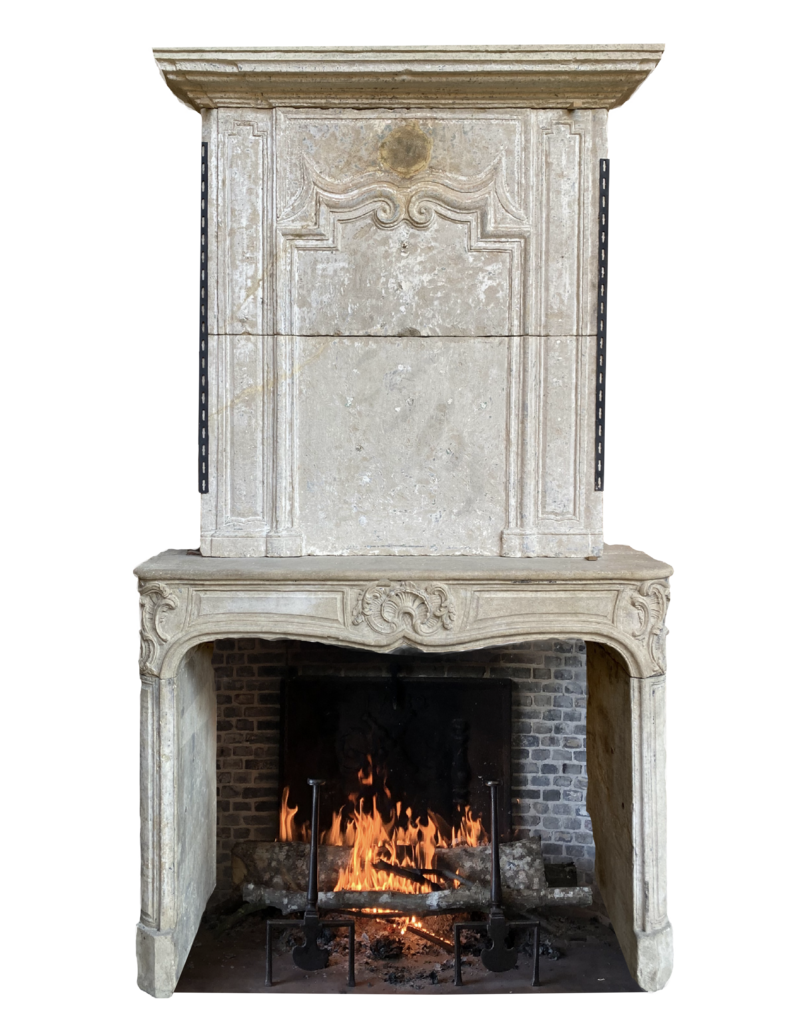 Chimenea Clásica Vintage En Piedra Caliza Con Manto Superior