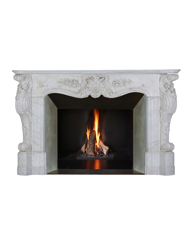 Maison Leon Van den Bogaert Excepcional Chimenea Antigua del Siglo XIX en Mármol Blanco de Carrara – Estilo Regency Victoriano Tallado a Mano