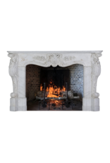 Maison Leon Van den Bogaert Exceptionnelle Cheminée Ancienne du XIXe Siècle en Marbre Blanc de Carrare – Style Régence Victorien Sculpté Main
