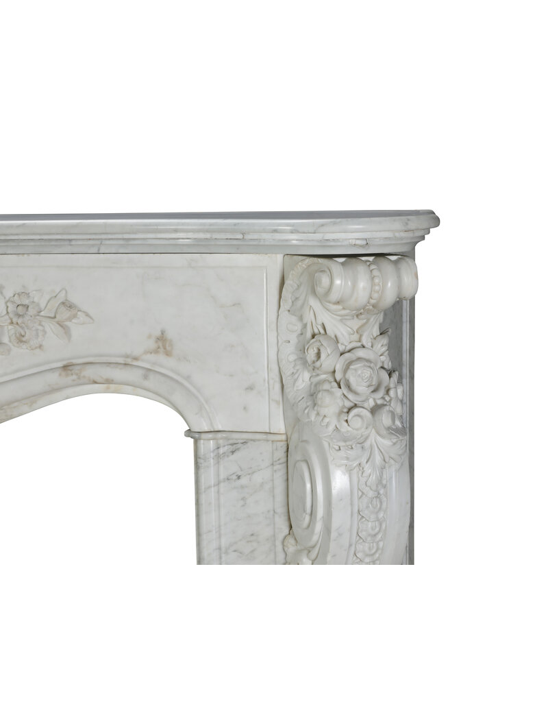 Uitzonderlijke 19e Eeuwse Victoriaanse Regency Schouw in Wit Carrara Marmer – Handgesneden Sculpturale Antieke Schouw