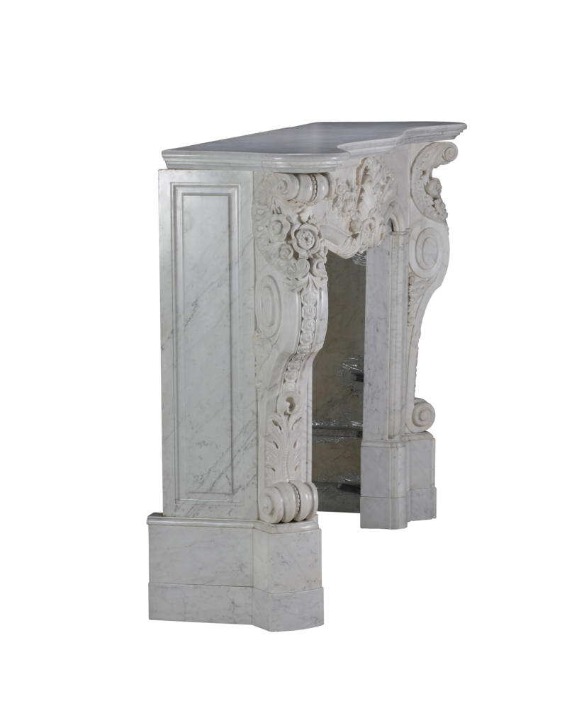 Uitzonderlijke 19e Eeuwse Victoriaanse Regency Schouw in Wit Carrara Marmer – Handgesneden Sculpturale Antieke Schouw