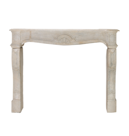 Maison Leon Van den Bogaert Französischer Spät Louis XIV Kalksteinkamin des 18. Jahrhunderts
