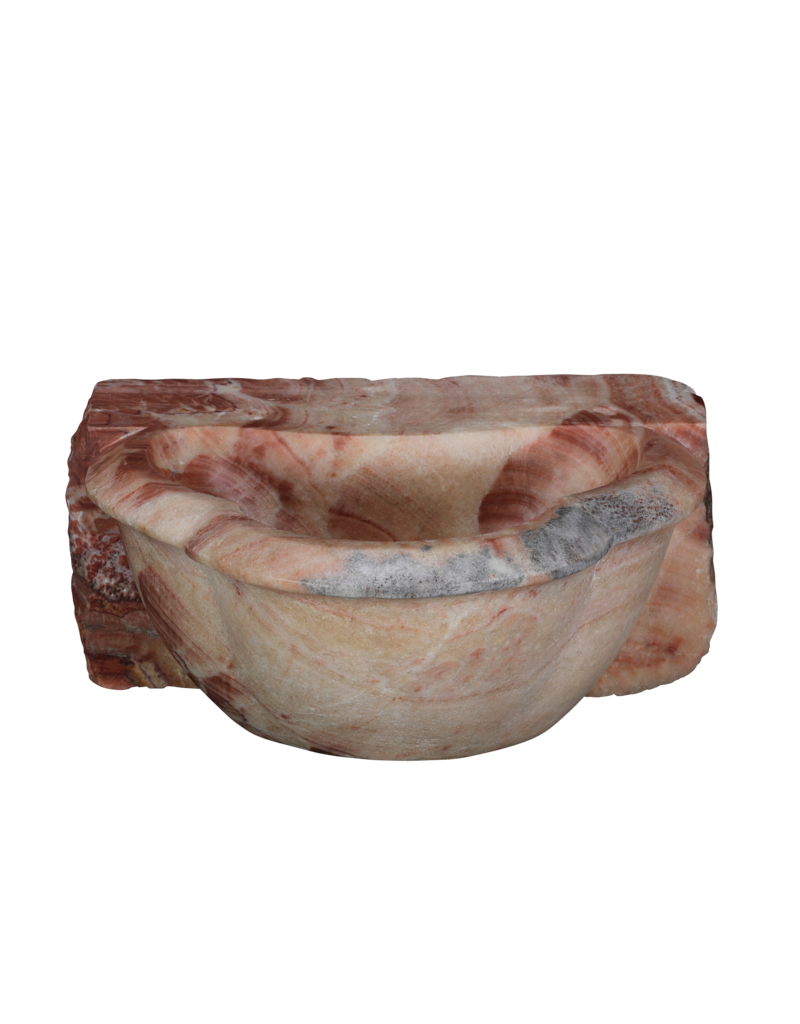 Maison Leon Van den Bogaert Originaler Wandbrunnen aus Onyx im Bénitier-Stil – handgearbeitet für ein luxuriöses Gästebad oder Gäste-WC