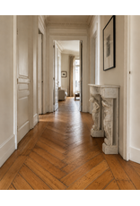Private-Collection Monumental Neoclassical Fireplace Surround with Sculptural Caryatids in Carrara Marble – Architectural Masterpiece