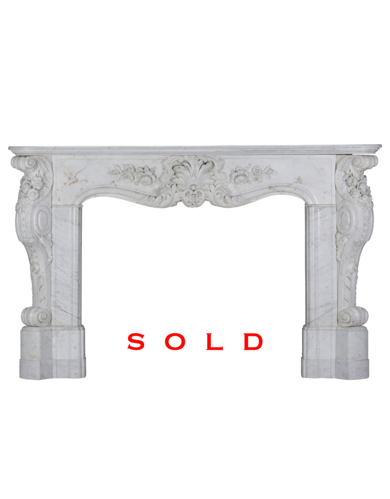 Exceptionnelle Cheminée Ancienne du XIXe Siècle en Marbre Blanc de Carrare – Style Régence Victorien Sculpté Main