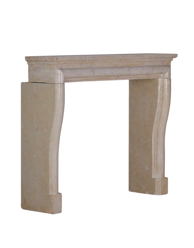 Laat 20e-Eeuwse Franse Marmer Stenen Schouwmantel uit Bourgondië — Compacte Elegante Stenen Sierschouw, 123 cm Breed