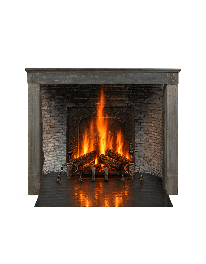 Maison Leon Van den Bogaert Französischer neoklassizistischer Kamin aus grauem Naturstein des 19. Jahrhunderts – 127,5 cm breit