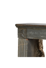 Maison Leon Van den Bogaert Französischer neoklassizistischer Kamin aus grauem Naturstein des 19. Jahrhunderts – 127,5 cm breit