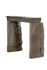 Maison Leon Van den Bogaert Cheminée néoclassique du XIXe siècle en pierre grise naturelle – 127,5 cm de large