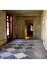 Maison Leon Van den Bogaert Dalles carrées en pierre noire retaillées dans un dallage ancien récupéré – 20 et 30 cm, bords droits