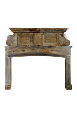 Monumentale Franse Louis XIV-periode zandstenen kasteelschouw gedateerd 1712 met Latijnse inscriptie en Lodewijk XIII-invloed