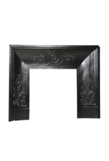 Maison Leon Van den Bogaert Gusseiserner Kamin-Innenrahmen mit Rosette und Blattwerk — 129 cm