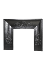 Maison Leon Van den Bogaert Gusseiserner Kamin-Innenrahmen mit Rosette und Blattwerk — 129 cm