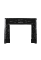 Maison Leon Van den Bogaert Gusseiserner Kamin-Innenrahmen mit Medaillons und Vögeln — 96 cm