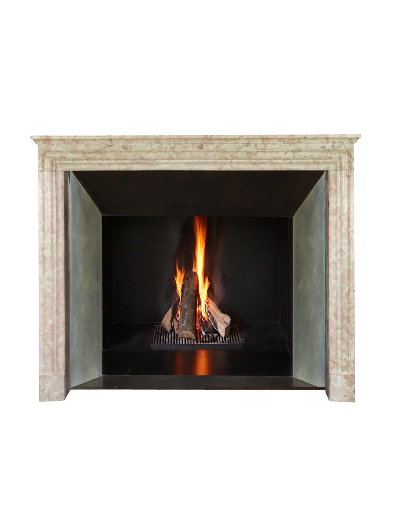 Maison Leon Van den Bogaert Chimenea Luis XIV del siglo XIX en piedra rosa de Borgoña – 141 cm