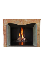 Chimenea Régence del siglo XVIII en piedra de Borgoña – antigua chimenea de esquina con jambas escultóricas