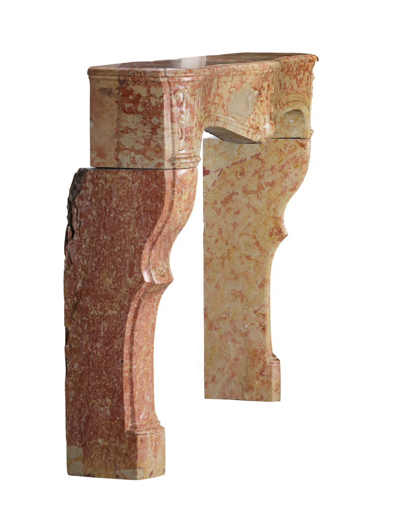 Encadrement de cheminée Régence du XVIIIe siècle en pierre de Bourgogne – ancienne cheminée d'angle aux jambages sculptés