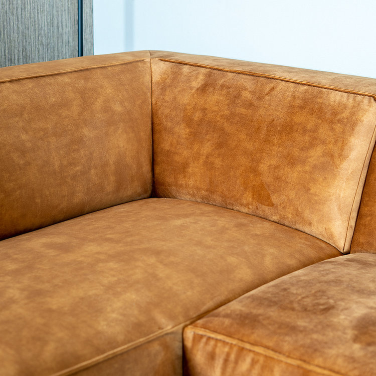 Velvet hoekbank Memphis okergeel links