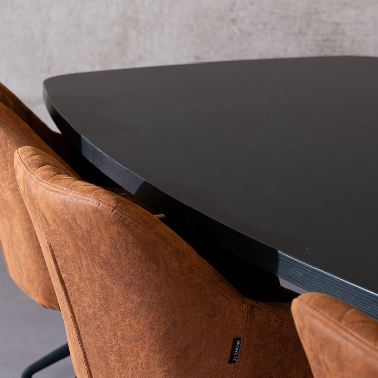 Eettafel Carl melamine zwart deens ovaal 240 x 120 cm