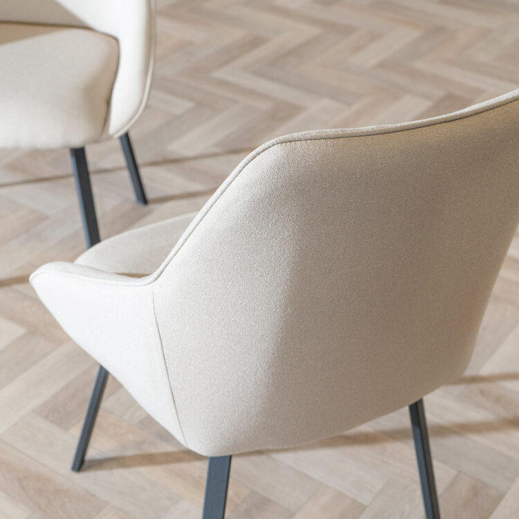 Scandinavische eetkamerstoel Lova gerecyclede stof taupe