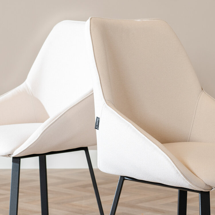 Scandinavische eetkamerstoel Lova gerecyclede stof off white